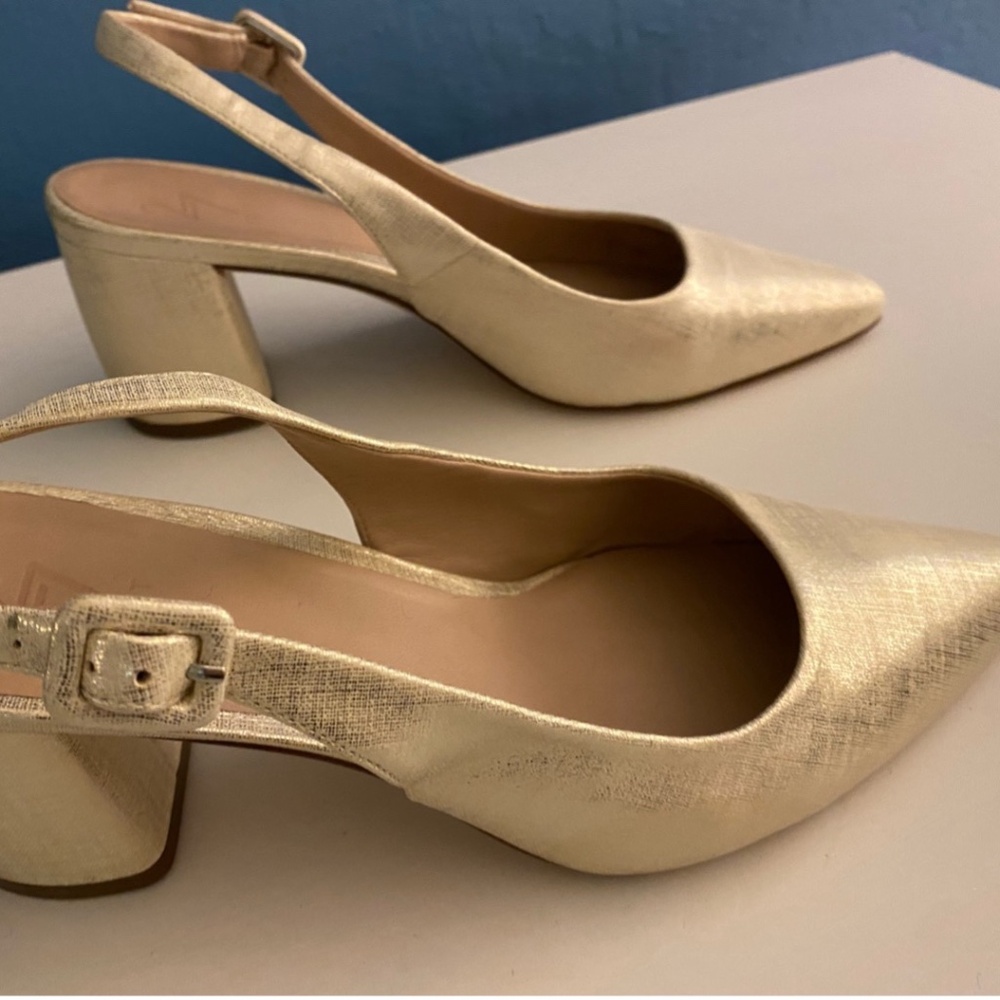 27 EDIT Gold Pumps, Size 8.5, like new